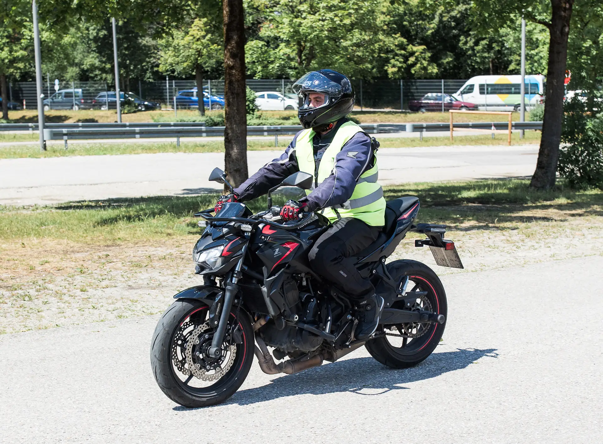 Motorradausbildung auf dem &Uuml;bungsplatz