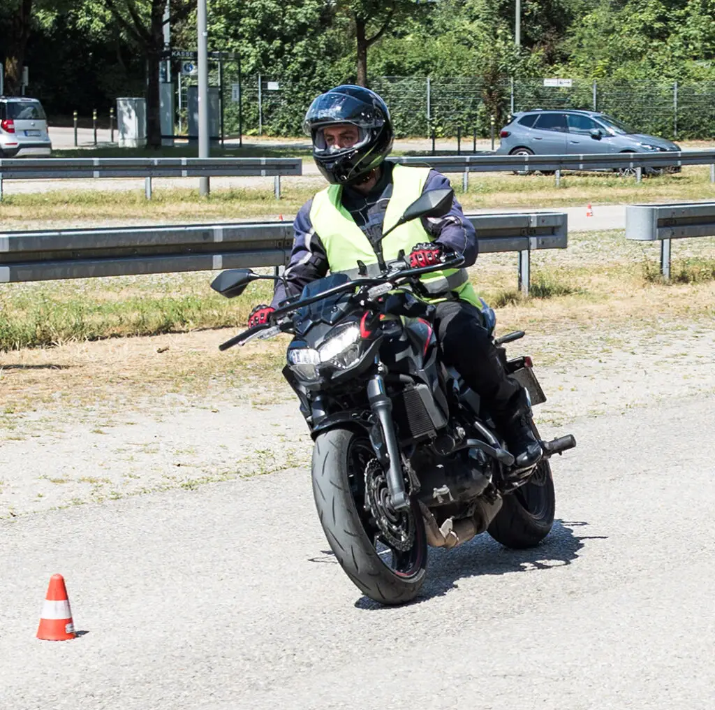 Einfach Motorradfahren Fahrschule Fehr